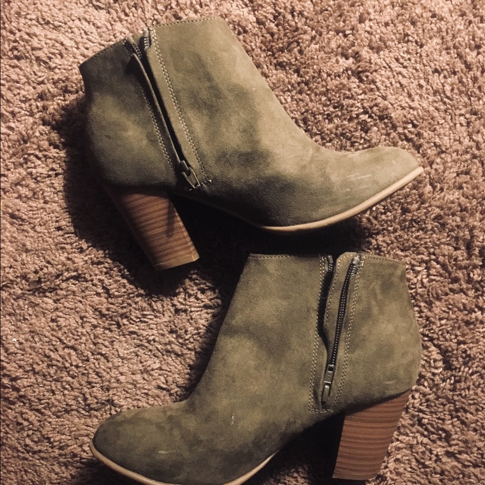 Army green oldnavy booties